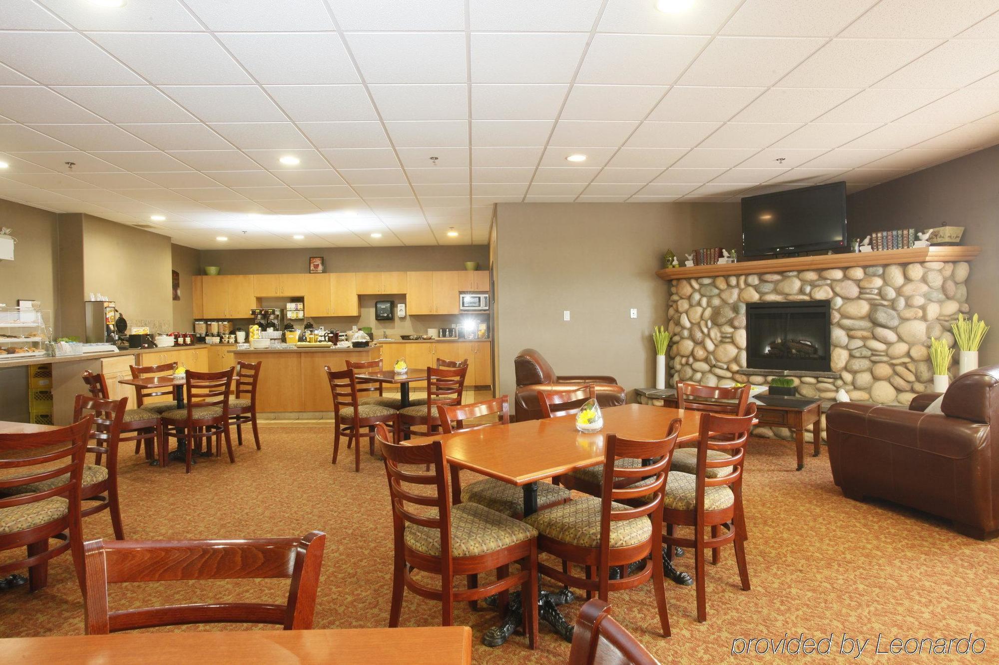 Stonebridge Hotel Dawson Creek Exterior photo